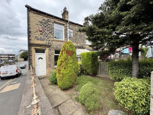 House for sale in Elland, West Yorkshire