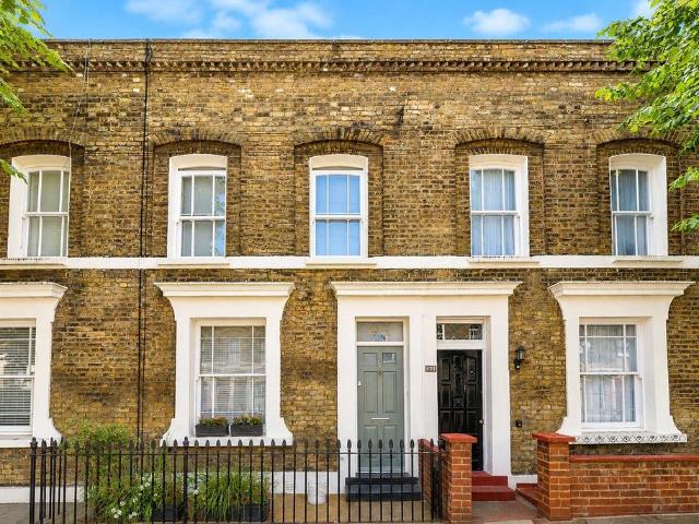 House for sale in Stepney, Greater London