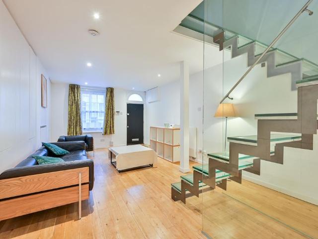 House for sale in Elephant and Castle, Greater London