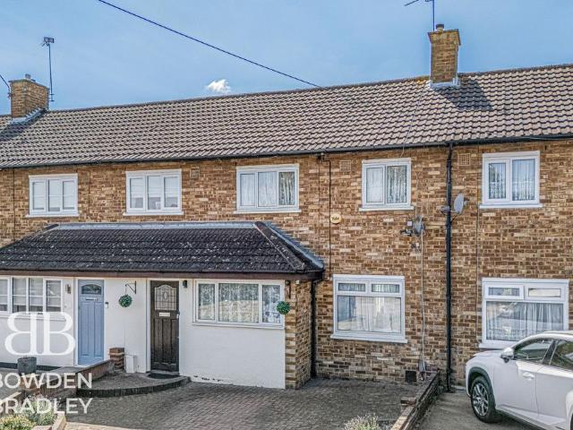 House for sale in Fairlop, Greater London