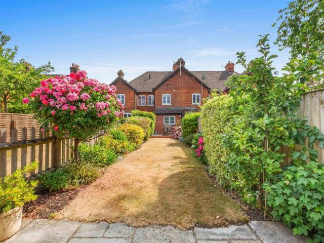 House for sale in Beaconsfield, Penn Bottom