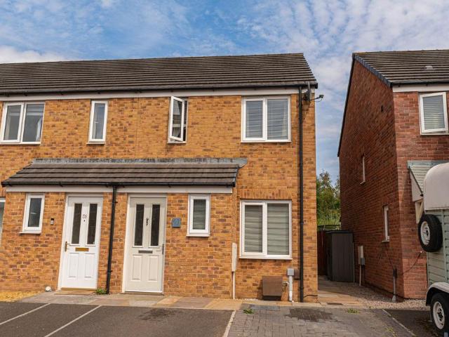 House for sale in Maesglas, Newport