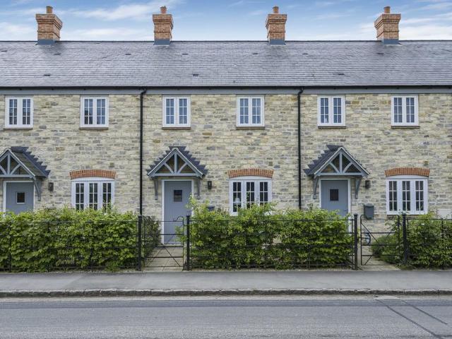 House for sale in Marsh Gibbon, Buckinghamshire