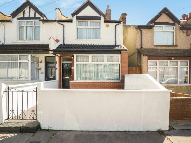 House for sale in London Borough of Croydon, Thornton Heath