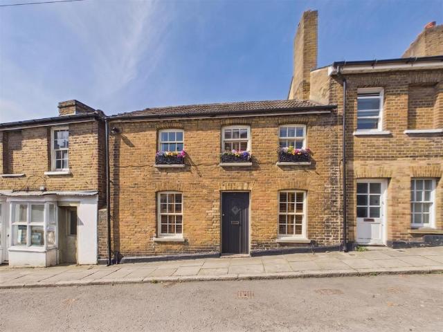 House for sale in Harrow On The Hill, Greater London