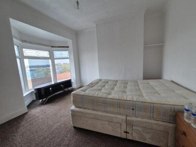 Cottage for sale in Marfleet, Hull