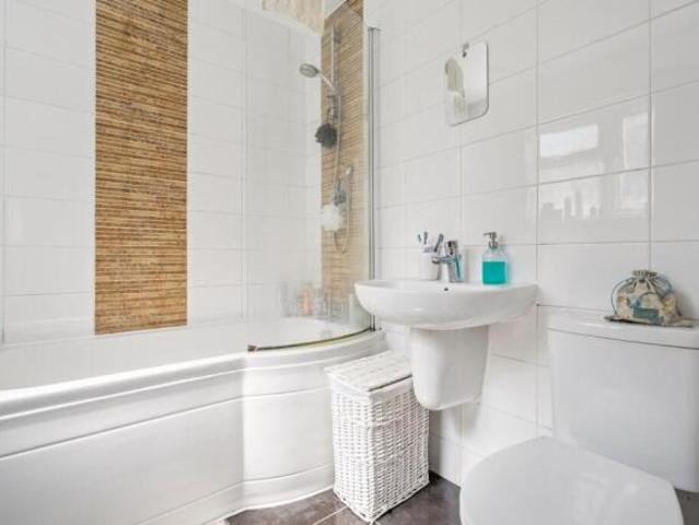 Cottage for sale in Bushey