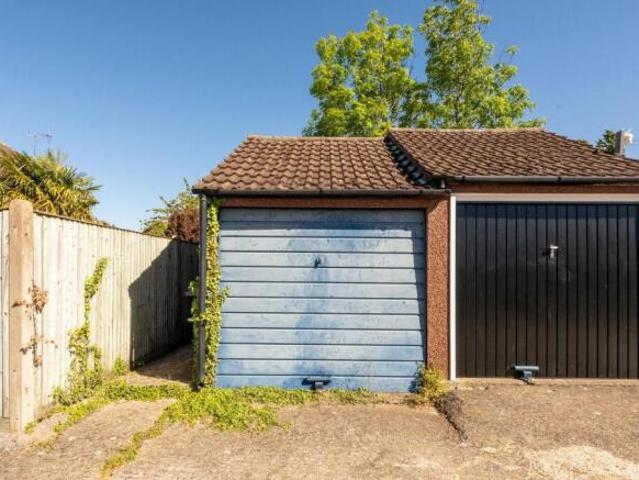 Cottage for sale in Slough
