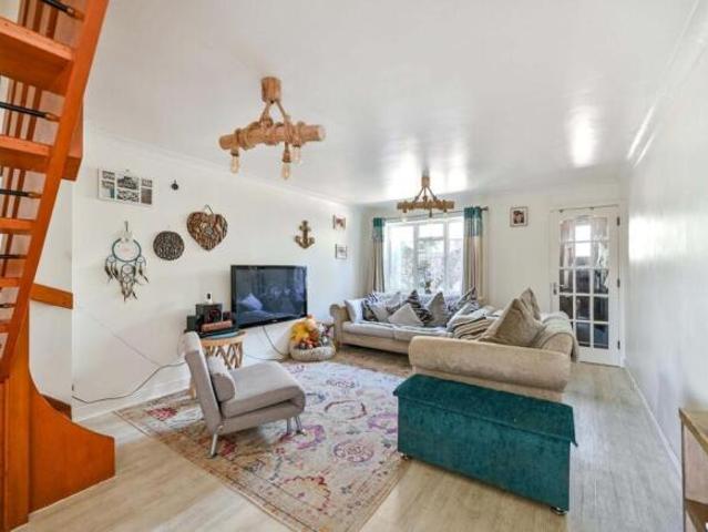 Cottage for sale in Slough