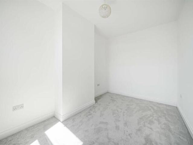 Cottage for sale in Kings Heath, Wake Green