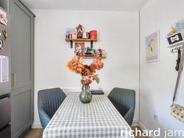 Cottage for sale in Woodhall Park, Rodbourne