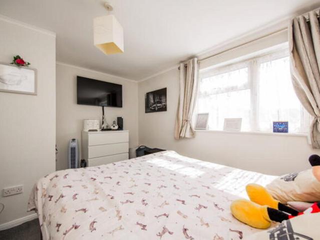 Cottage for sale in Romford, Sandown Park