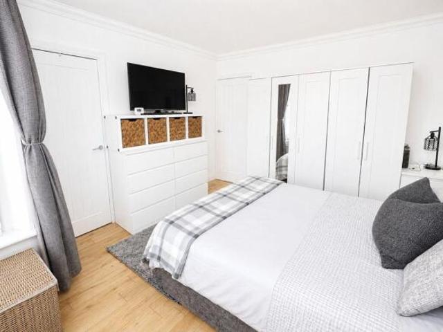 Cottage for sale in Auchinairn, Bishopbriggs