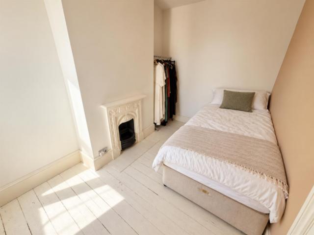 Cottage for sale in Worthing, West Sussex