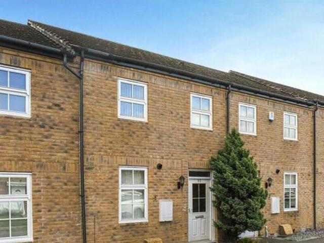 House for sale in Cottingley, West Yorkshire