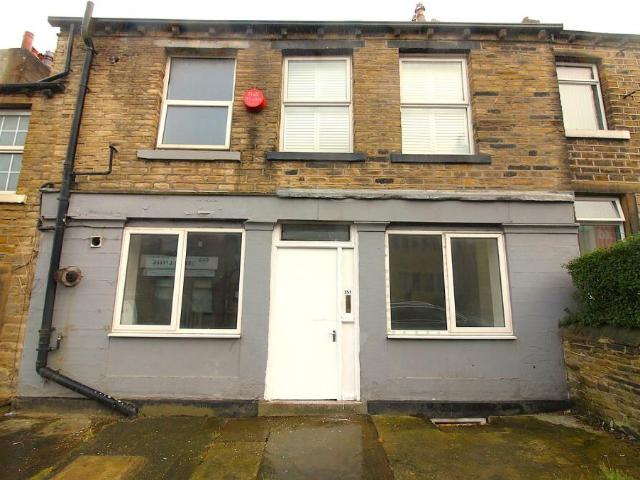 Terraced House for sale in Crosland Moor