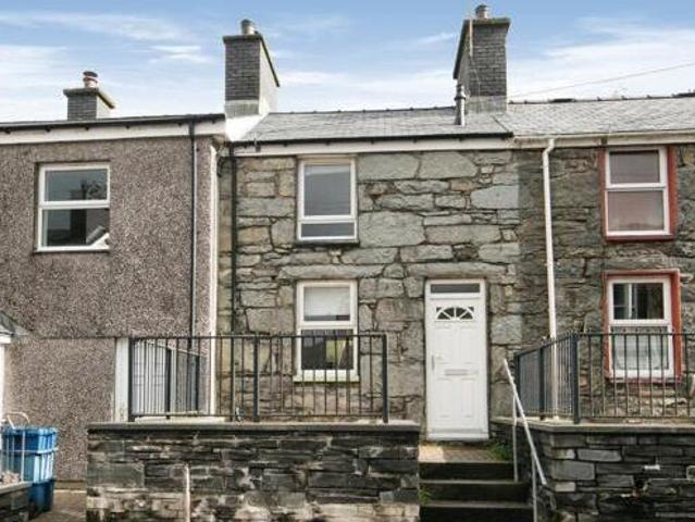 House for sale in Four Crosses, Blaenau Ffestiniog