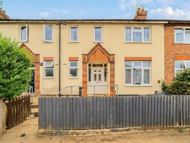 Cottage for sale in Northampton, Northamptonshire