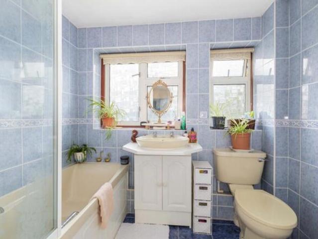 Cottage for sale in Cippenham, Slough