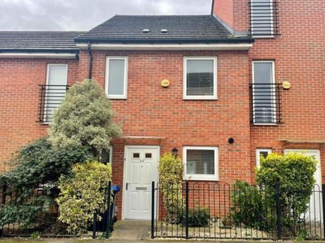 House for sale in Northampton, Northamptonshire