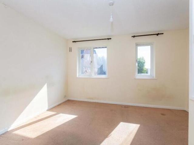 Cottage for sale in Slough
