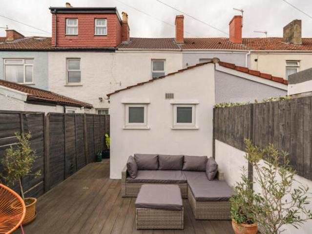 Cottage for sale in Feckenham, City Of Bristol
