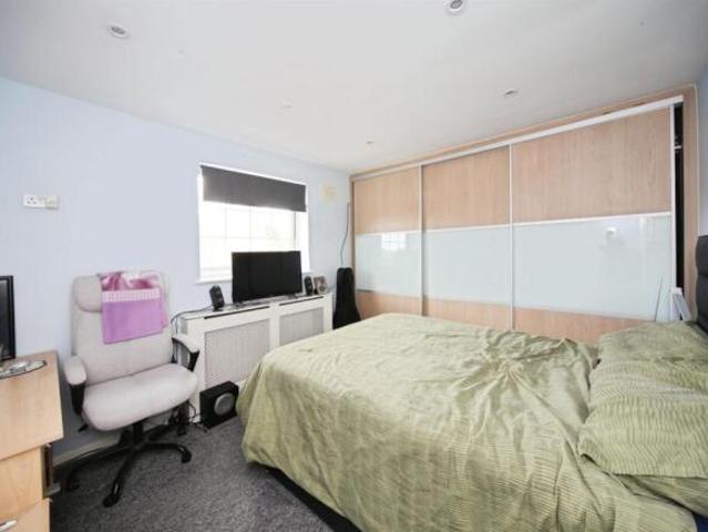Cottage for sale in Spring Park, Luton