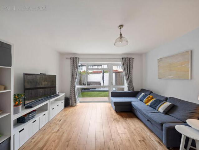Cottage for sale in Wallington, Greater London