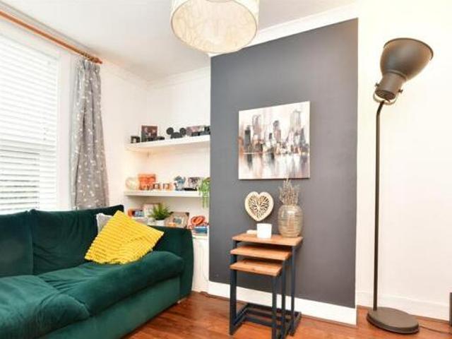 House for sale in Hillview, Surrey