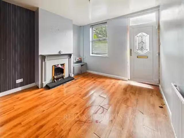 House for sale in Garden City