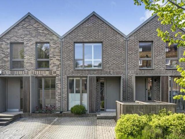 House for sale in Chatham Docks, Chatham