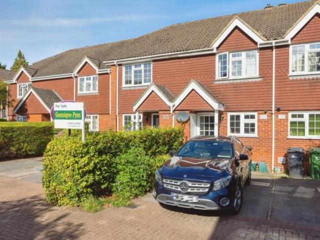 Cottage for sale in Guildford, Surrey