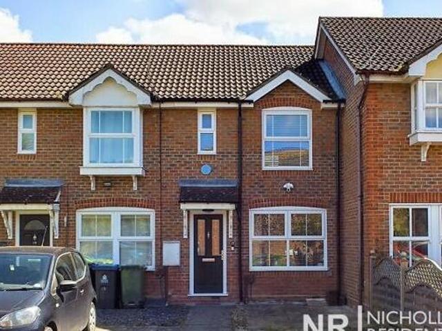 House for sale in Chessington