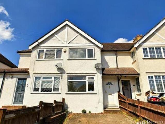 House for sale in Chessington
