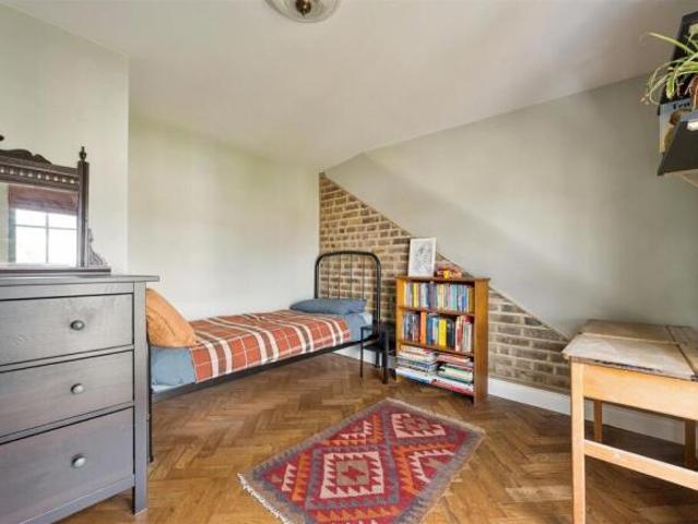 Cottage for sale in London Borough of Newham, Greater London