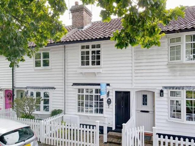 House for sale in Chigwell, Epping
