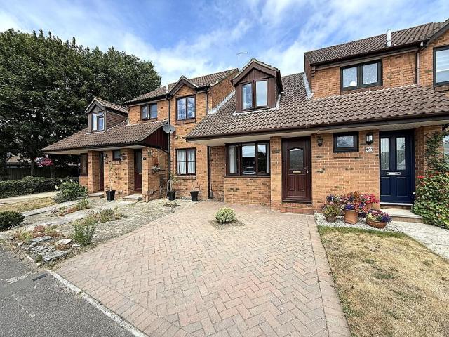 Terraced House for sale in Oakdale