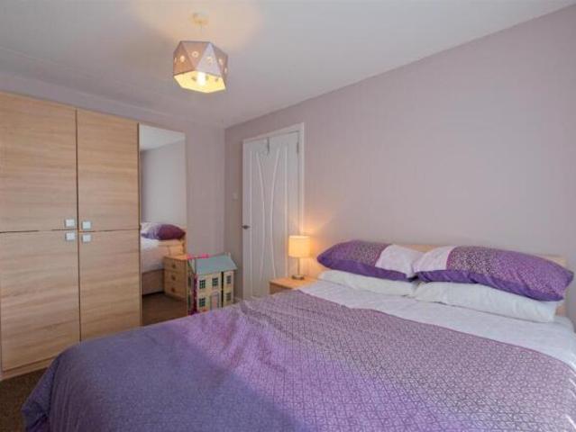 Cottage for sale in Uddingston, Scotland