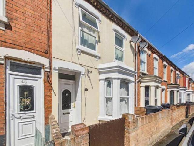 Cottage for sale in Barton, Gloucester