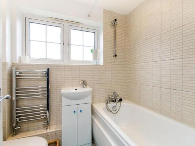 Cottage for sale in Tooting Graveney, Greater London