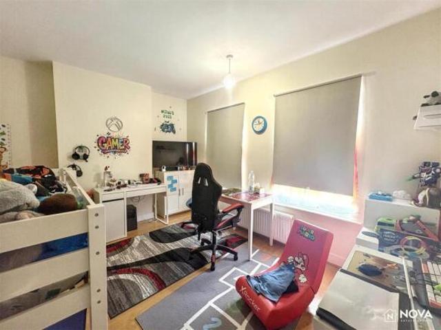 Cottage for sale in Spring Park, Luton
