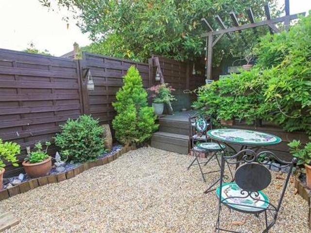 House for sale in Longfield and New Barn, Monks Orchard