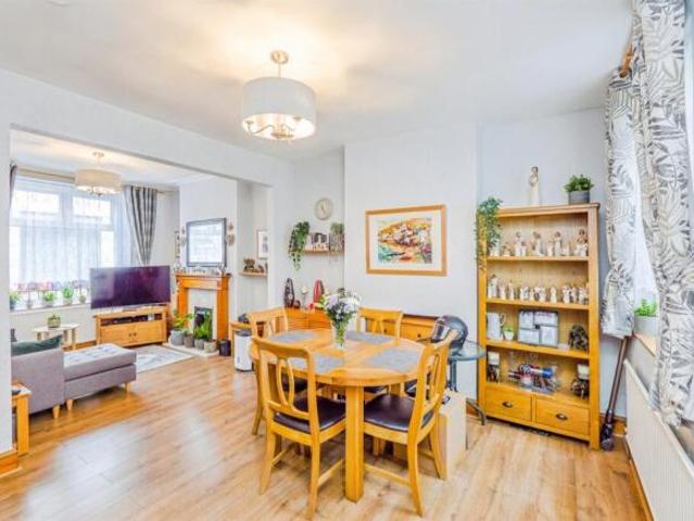 Cottage for sale in Roath, Wales