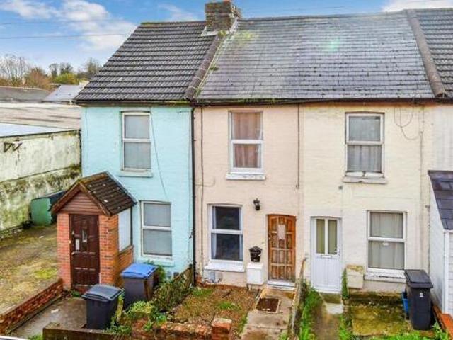 House for sale in River, Ash