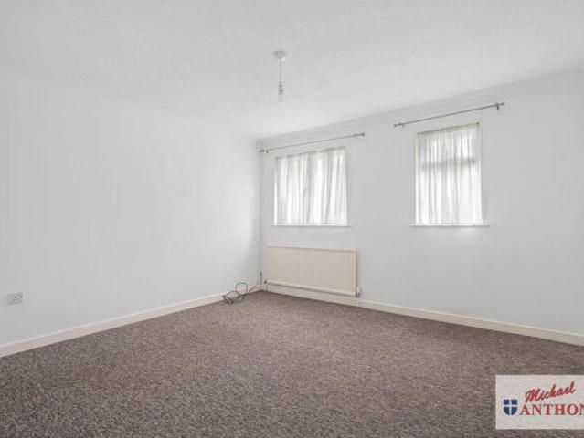 Cottage for sale in Downs Barn, Milton Keynes