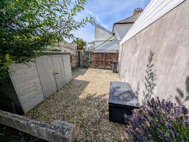 Cottage for sale in Mount Wise