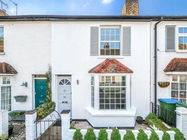 House for sale in Lower Green Esher, Blackhills