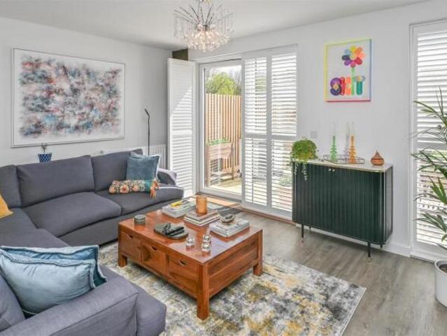 Cottage for sale in Brentwood Acres - The Gardens, Brentwood