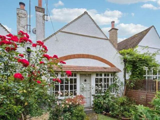 House for sale in Bushey