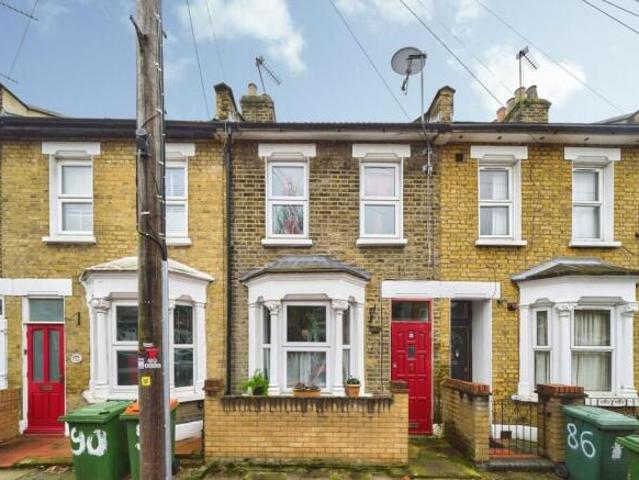 Cottage for sale in Cat Hill, England